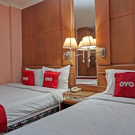 Oyo 671 Hotel Capitol Jacarta Exterior foto